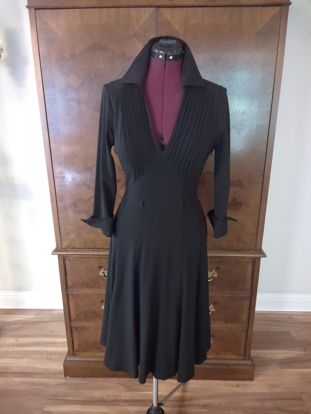 connected apparel Black Long Sleeve Pleated V-Neck Dress